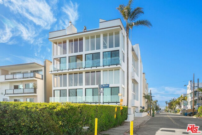 Primary Photo - 5515 Pacific Ave