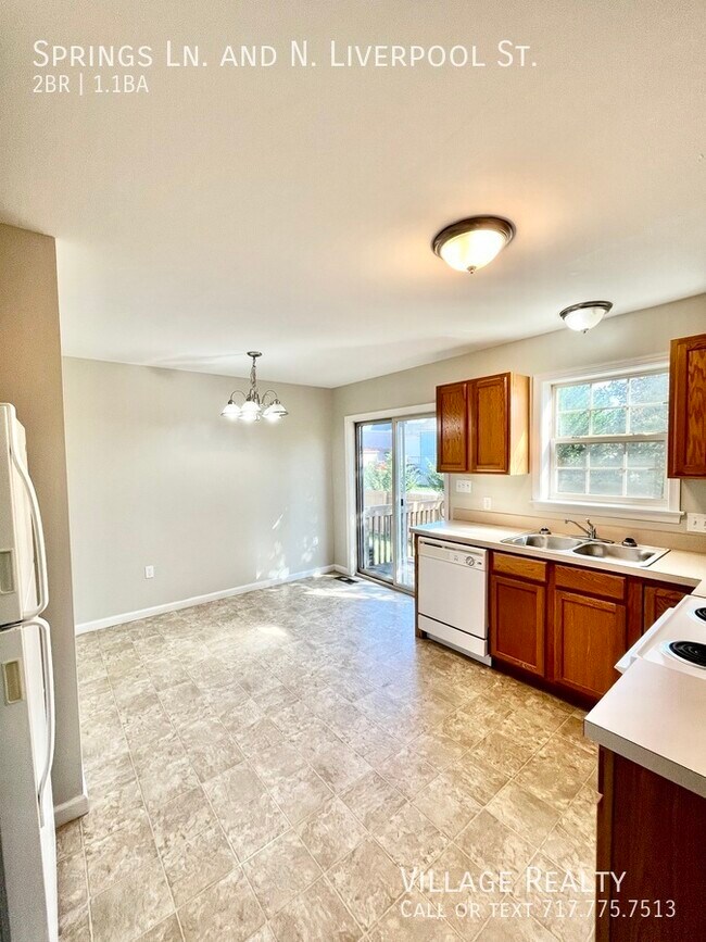 Building Photo - 155 Springs Ln