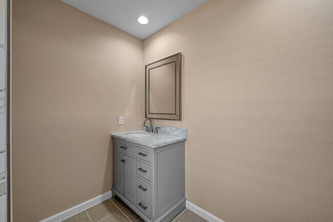 Building Photo - 11923 Silver Canyon Ln