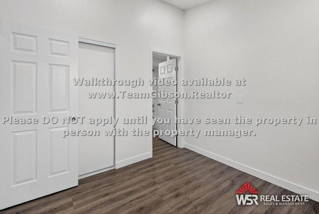 Building Photo - 1960 Summertree Dr