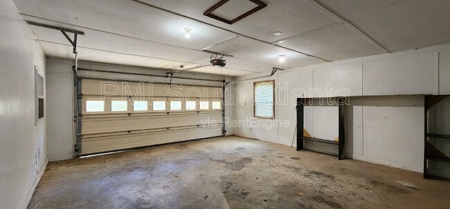 Building Photo - 200 Eli Run