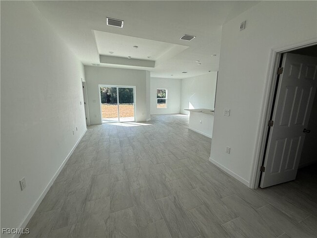 Building Photo - 1014 Lakeside Dr