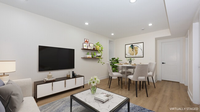 Building Photo - 2036 N Hoyne Ave