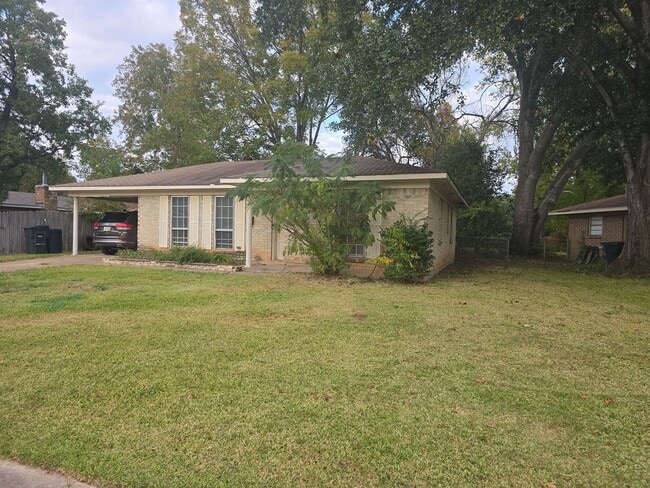 Primary Photo - Refurbished - 3 bdrm 1.5 bath