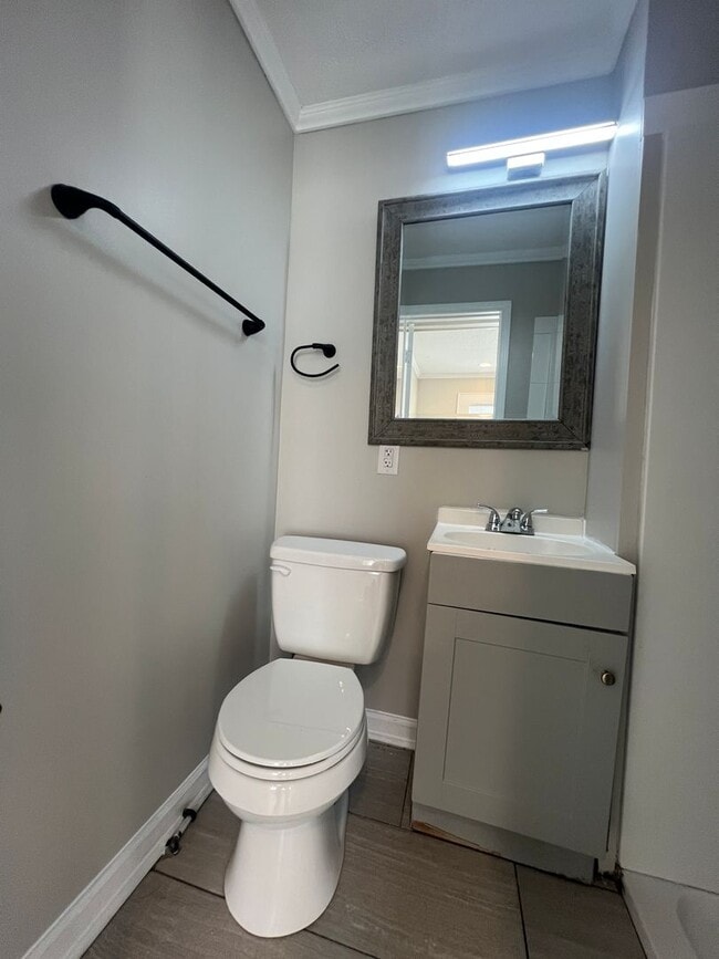 Building Photo - **MOVE-IN Special $500 off the 1st full month's rent with lease signed by 12/10/25**