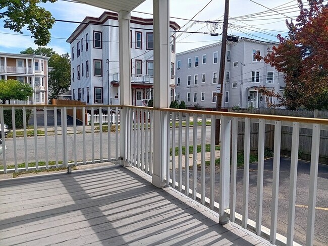 Building Photo - 44 A Park St