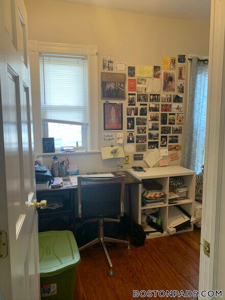 Building Photo - 81 Newbury St