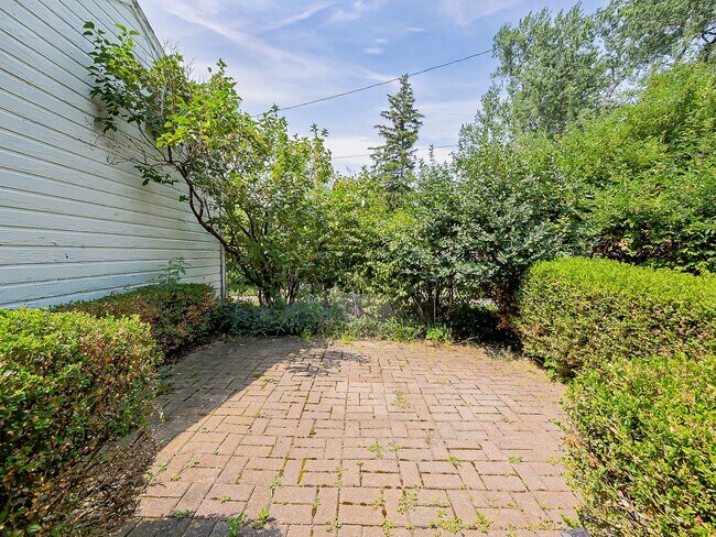 Building Photo - 21530 Olmstead St