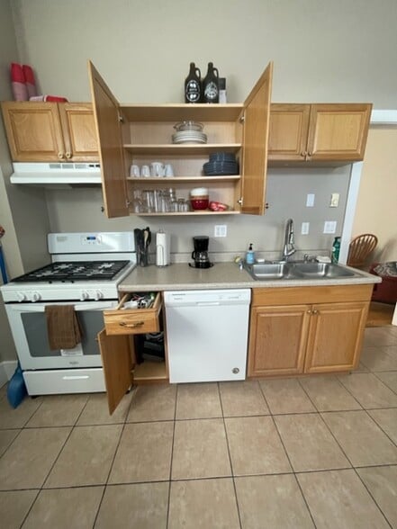 Building Photo - 644 W Galena St