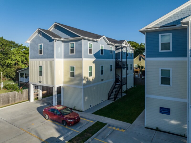 Building Photo - 144 W 5th St