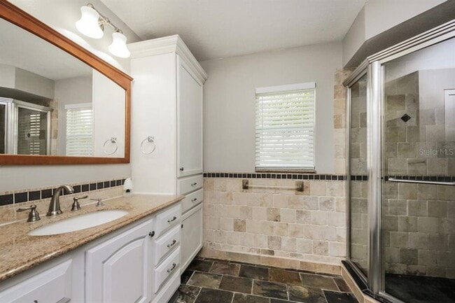 Building Photo - 637 Regency Way