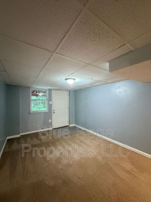 Building Photo - 2118 Valleyview Dr