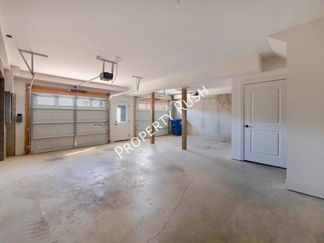 Building Photo - 7986 Burgundy Cir
