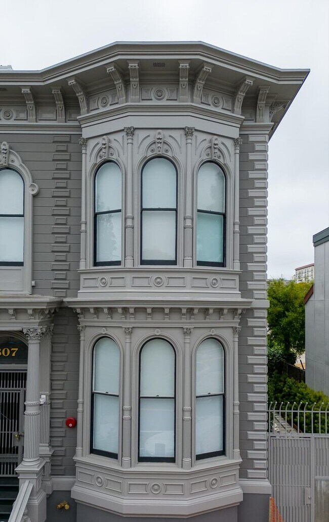 Building Photo - 635 Fulton St