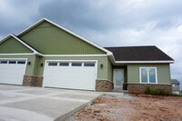 Building Photo - 2680 Princeton Dr