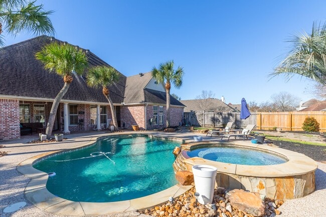 Building Photo - 7790 Deer Chase Dr