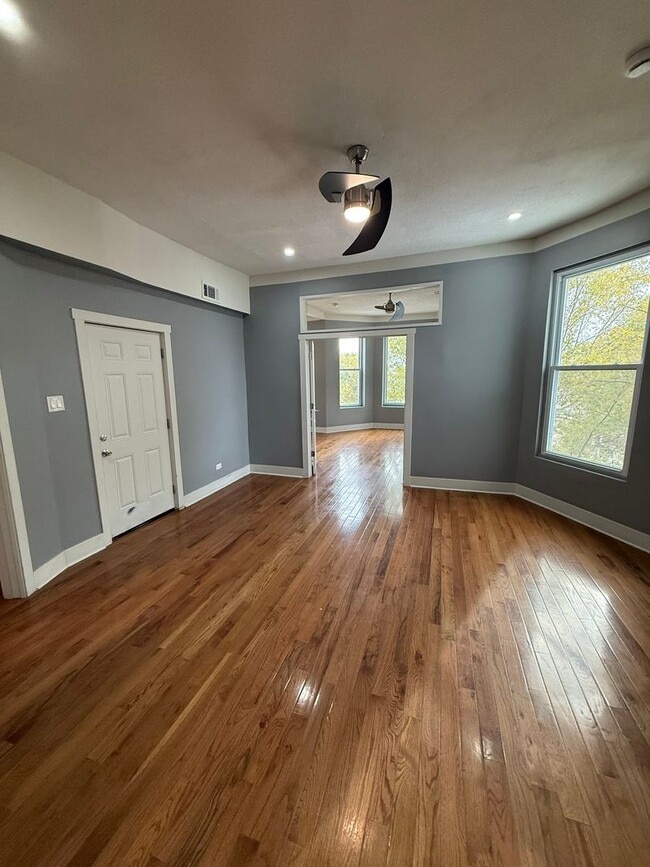 Building Photo - 438 E 49th St