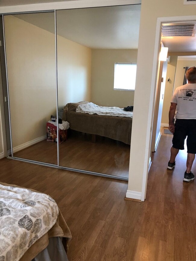 Building Photo - Near Parkway Plaza - 2 Bedrooms/2 Baths with Central Air Conditioning@ Sunterra