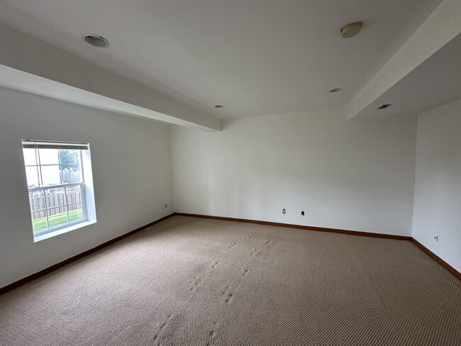 Building Photo - 131 Claude Ct SE