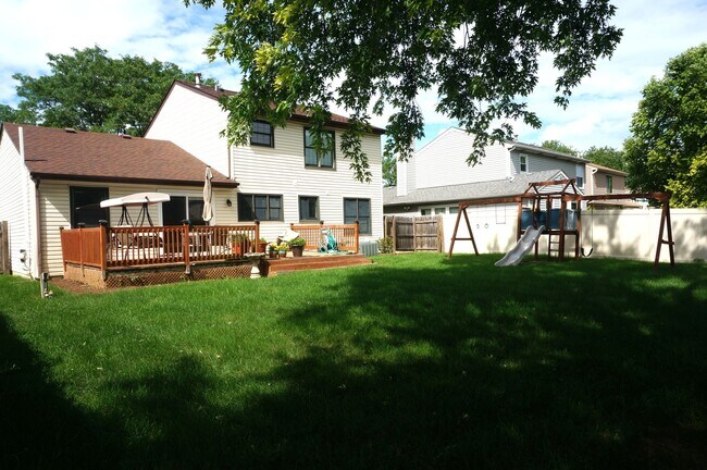 Building Photo - 1851 Longboat Dr