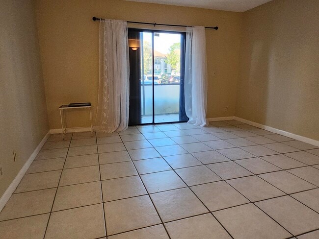 Building Photo - 545 Trace Cir