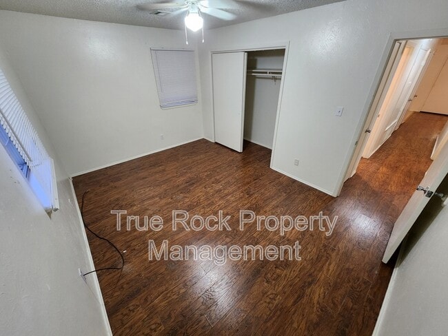 Building Photo - 805 Williams St