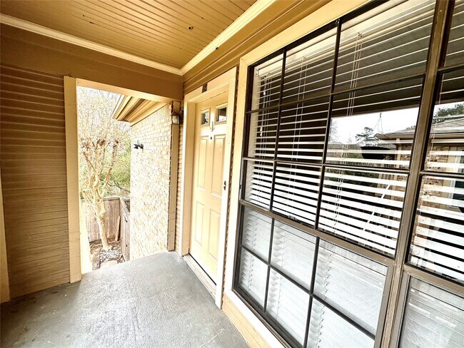 Building Photo - 1311 Antoine Dr