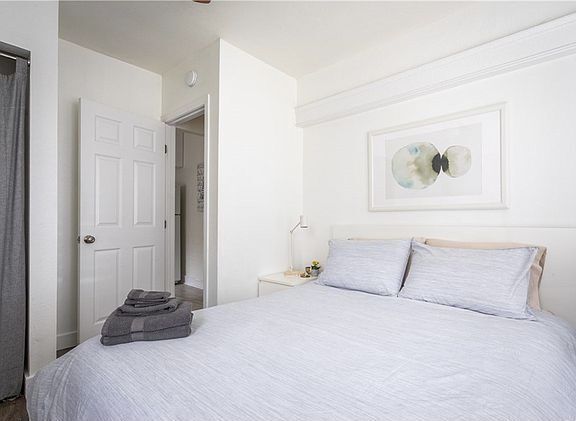 Building Photo - 1035 E 4th St APT C,Long Beach, CA 90802