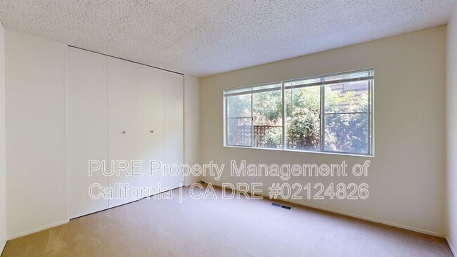 Building Photo - 236 San Carlos Ave