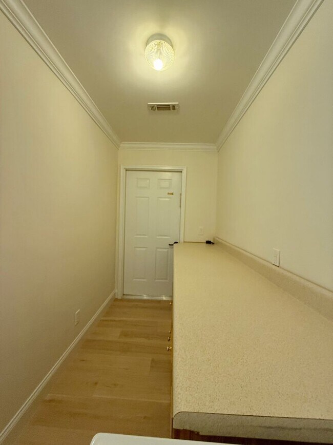 Building Photo - 315 E Millers Cove Rd