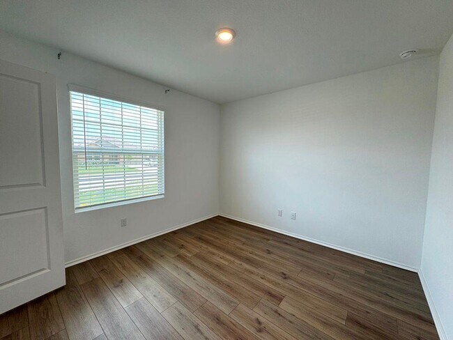 Building Photo - 208 Magione St