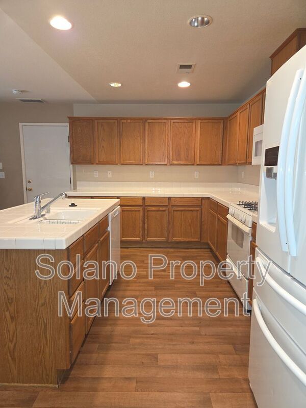 Building Photo - 3124 Puffin Cir