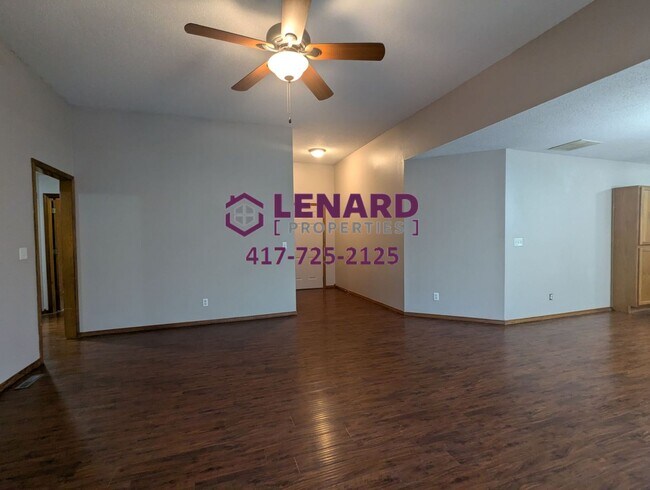 Building Photo - Spacious 3 Bedroom Home!