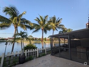 Building Photo - 2711 San Remo Cir
