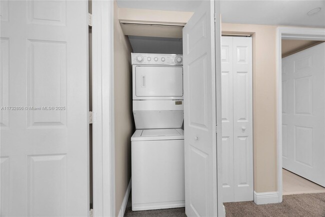Building Photo - 3000 Coral Wy