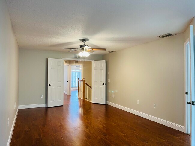 Building Photo - 117 Anchorage Ave