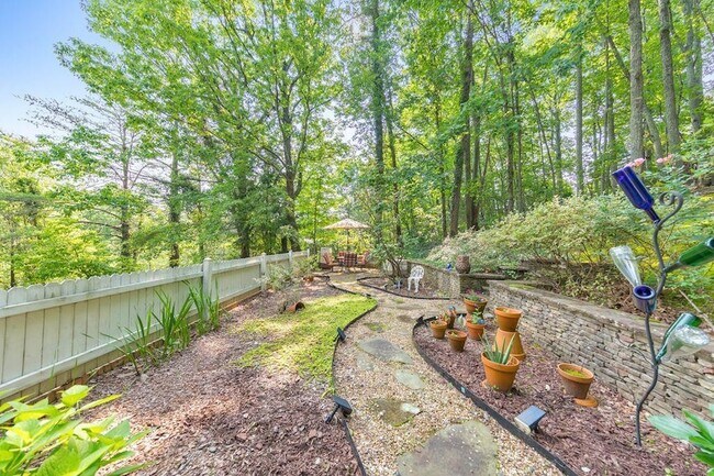 Building Photo - 1502 Rockcrest Way