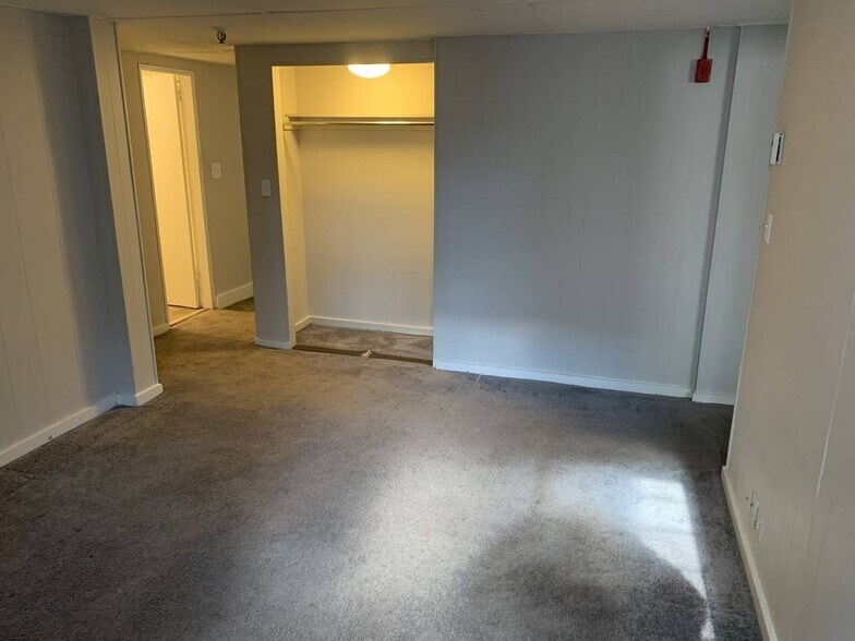 Building Photo - 6 St Mark St