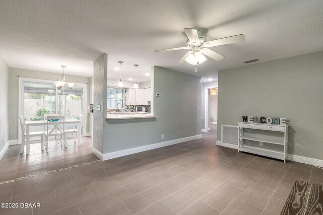 Building Photo - 5028 Palmetto St