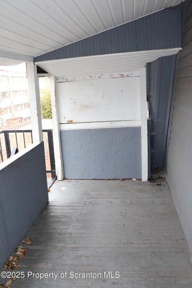 Building Photo - 105 Sambourne St