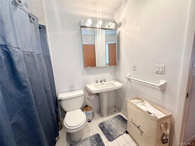 Building Photo - 518 Lindell Blvd