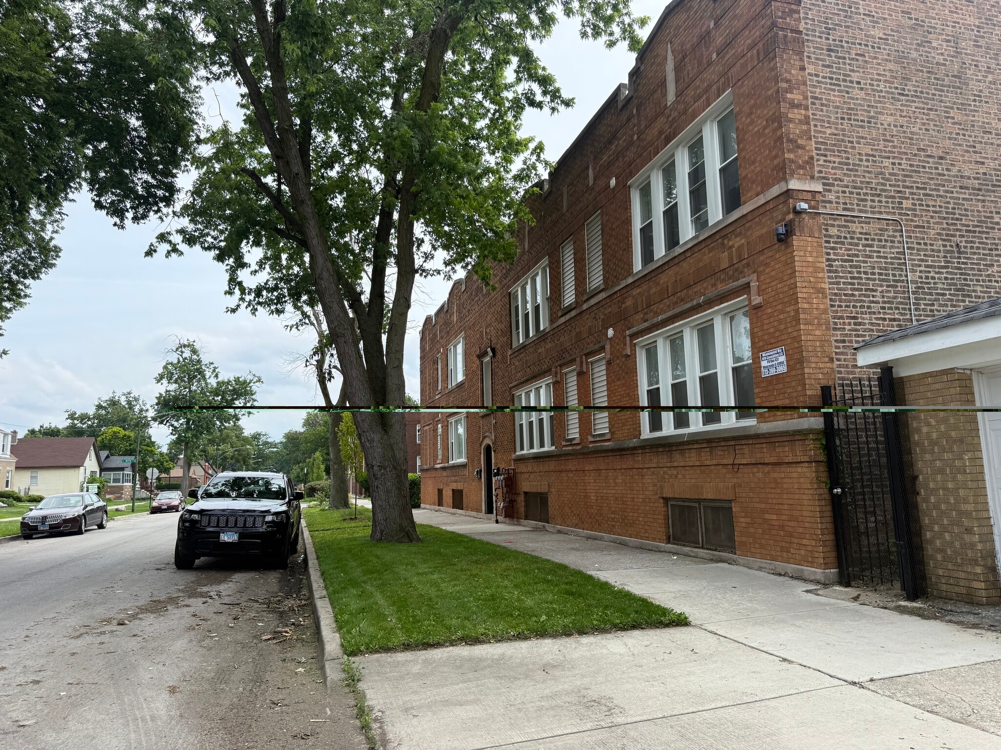 Building Photo - 8414 S Cregier Ave