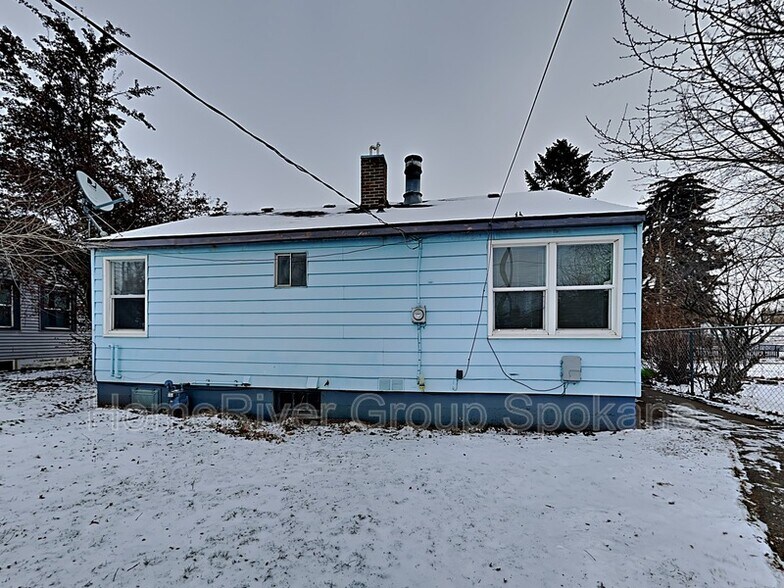 Building Photo - 5311 N Elm St
