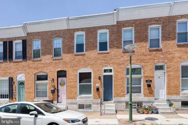 Building Photo - 724 S Curley St