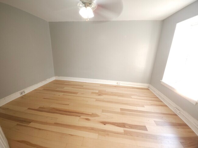 Building Photo - 214 Hermitage St