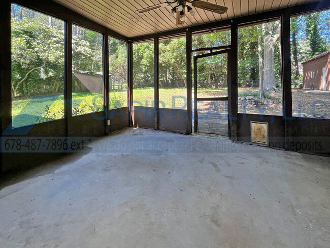 Building Photo - 106 Springwood Valley Rd