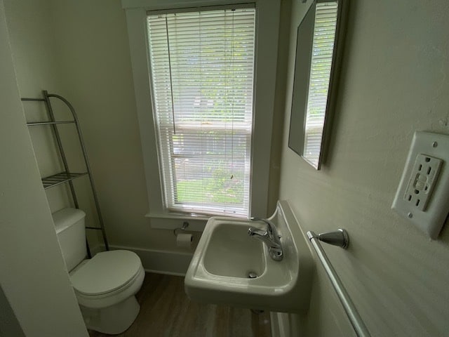 Bath - 1411 Golden Ave