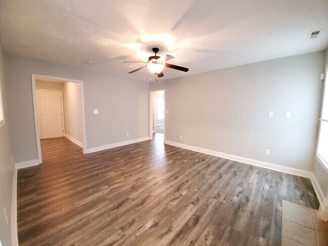 Building Photo - 142 N Copper Creek Dr