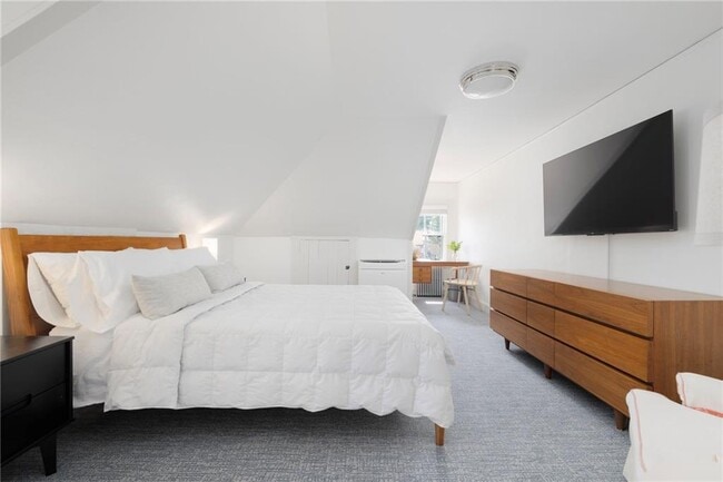 Building Photo - 14 Greenough Pl