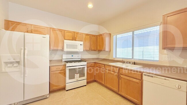 Building Photo - 2516 W Amber Sun Dr